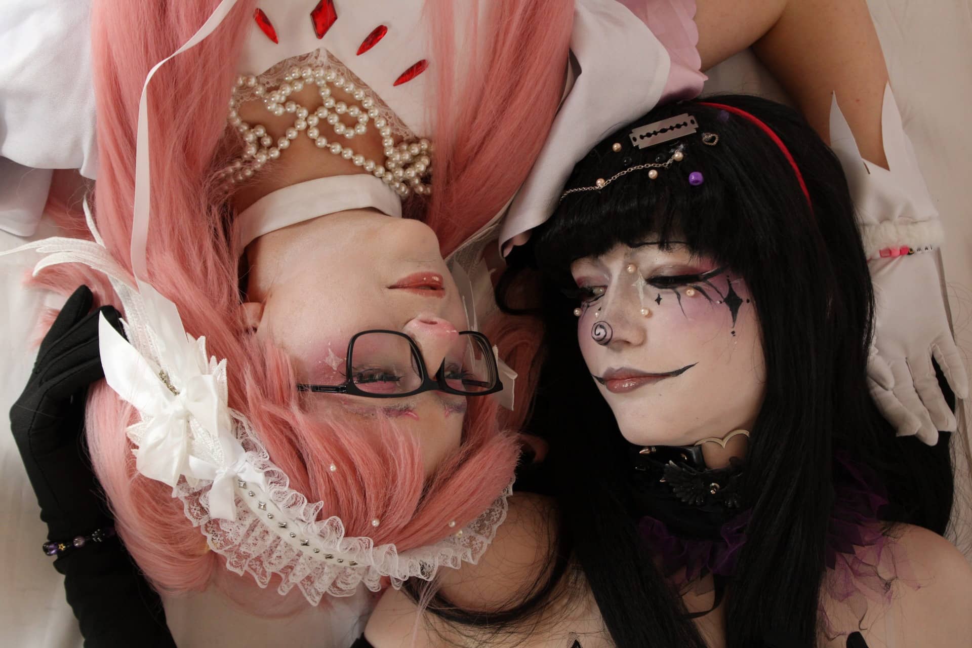 Madoka-Magica-Duo — Engel und Schatten
